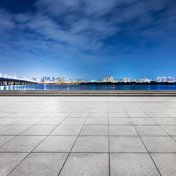 Night scene of Seoul from empty floor — Stock Photo, Image