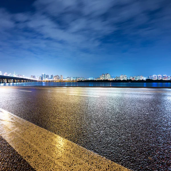 Boş yol Seul gece sahne 