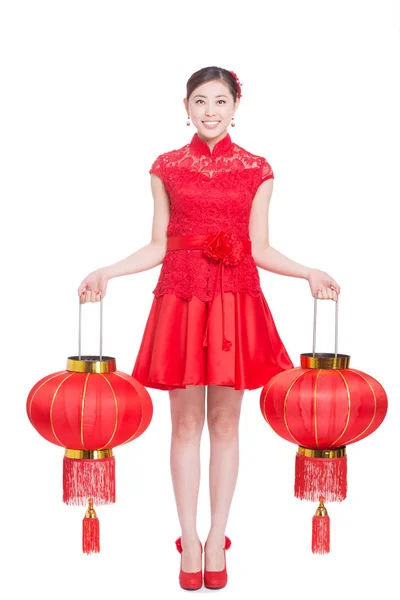 Kvinna håller röda lyktor i kinesiska nyåret — Stockfoto