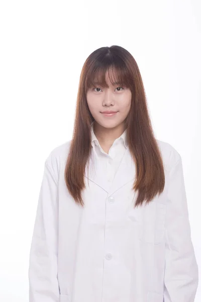 Молодая азиатка пластический хирург — стоковое фото