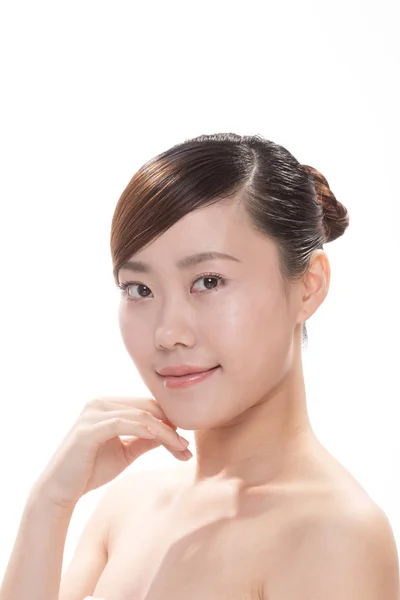 Gesichtsbehandlung Make-up der asiatischen schönen Frau — Stockfoto