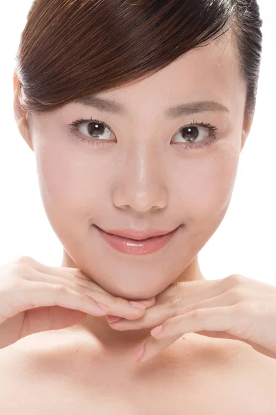 Gesichtsbehandlung Make-up der asiatischen schönen Frau — Stockfoto