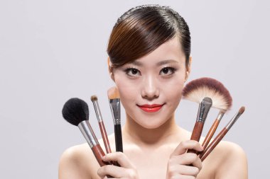 Asyalı güzel kadın yüz makyaj