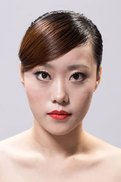 Ansiktsmakeup av asiatiska vacker kvinna — Stockfoto