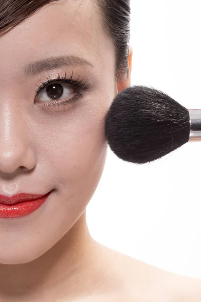 Gesichtsbehandlung Make-up der asiatischen schönen Frau — Stockfoto