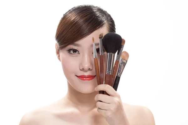 Gesichtsbehandlung Make-up der asiatischen schönen Frau — Stockfoto