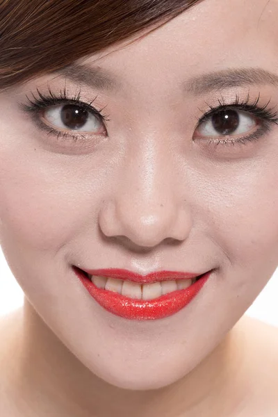 Gesichtsbehandlung Make-up der asiatischen schönen Frau — Stockfoto