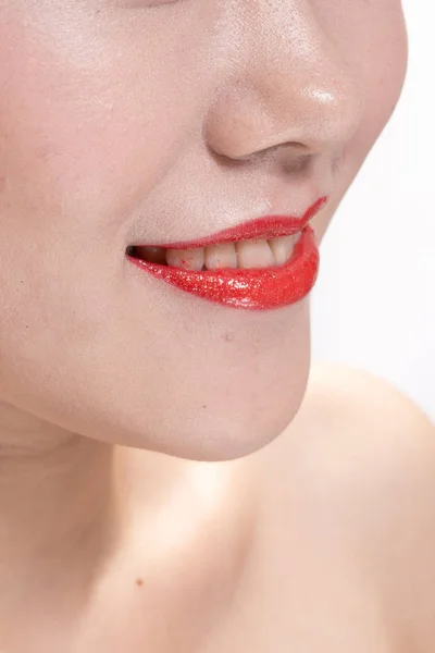 Trucco facciale di asiatica bella donna — Foto Stock