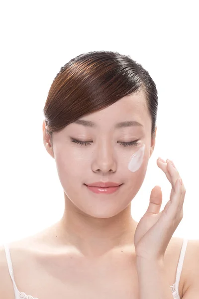 Gesichtsbehandlung Make-up der asiatischen schönen Frau — Stockfoto