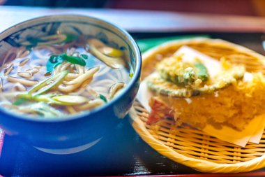 masada lezzetli Japon yemekleri