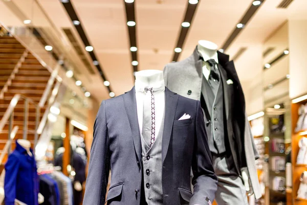 Beautiful businessman suit in shopping mall — Stock Photo, Image