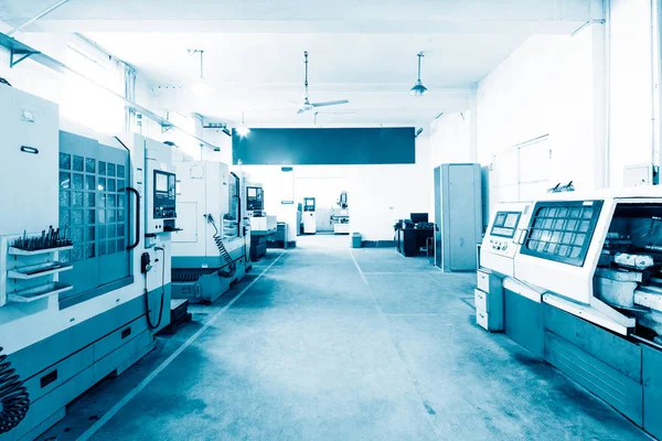 Intérieur de l'usine de fabrication moderne — Photo