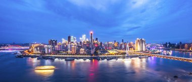 Cityscape ve Chongqing manzarası, gece