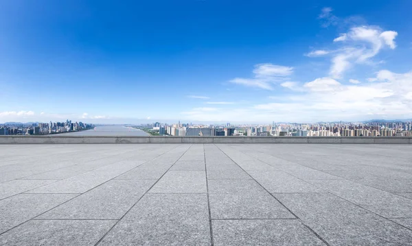 Panoráma města a Panorama Hangzhou od prázdné podlahy — Stock fotografie