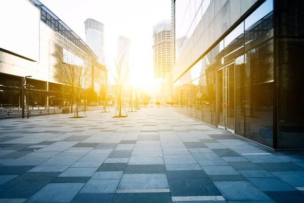 Empty floor and moodern building in Hangzhou — Stock Photo, Image