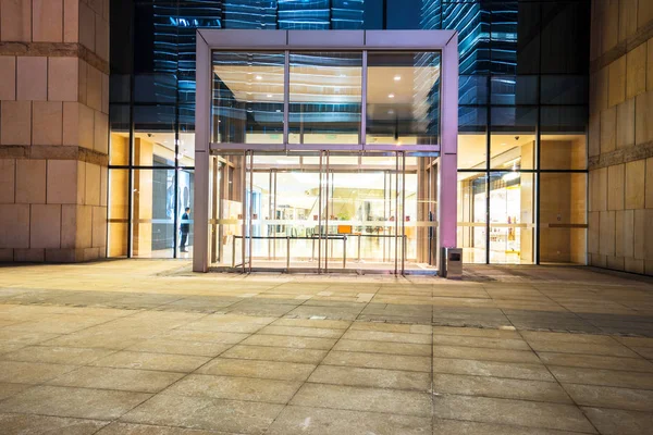 Empty floor and moodern building in Hangzhou — Stock Photo, Image