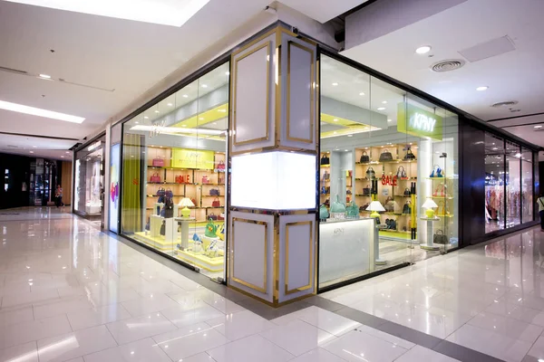 Interior del moderno centro comercial — Foto de Stock