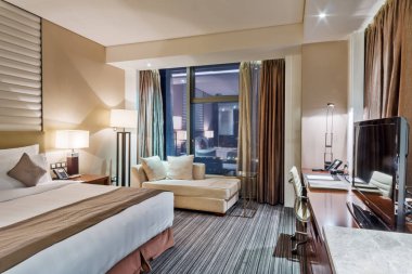 Modern yatak odasının içi