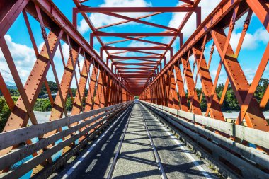terk edilmiş tren Köprüsü çelik konstrüksiyon ile