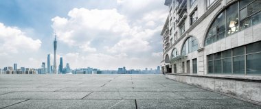 boş patika ve cityscape modern şehir