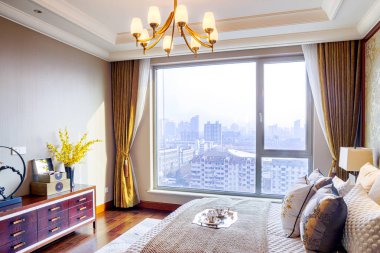 Modern yatak odasının içi