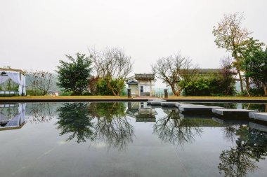 NET yansıması ile sakin göl