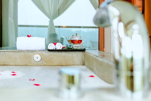 Interieur van moderne spa badkamer — Stockfoto