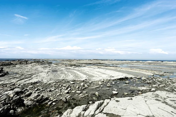 Plage rocheuse vide — Photo