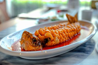 Lezzetli Çin yemeği masada