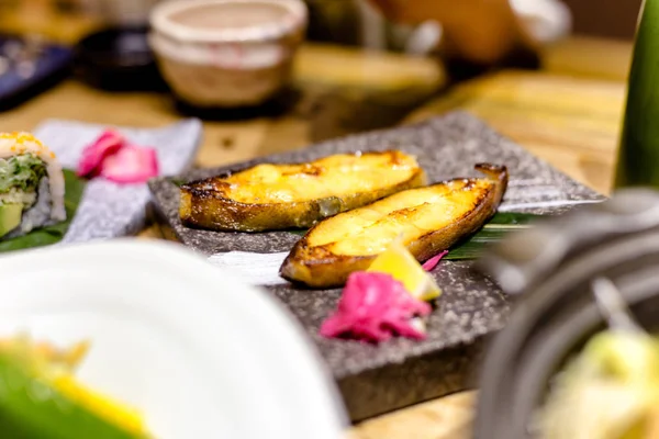 Heerlijk Chinees eten op tafel — Stockfoto