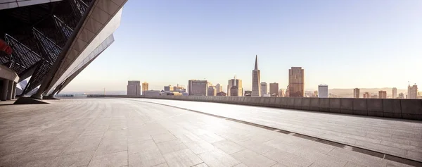 都市の景観と、サンフランシスコのスカイラインの床 — ストック写真