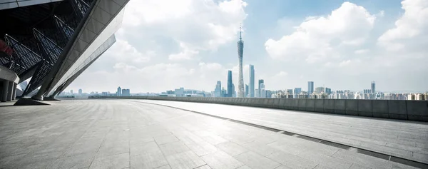 Empty floor with cityscape and skyline — Stock Photo, Image