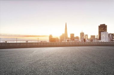 cityscape modern şehir ile boş yol