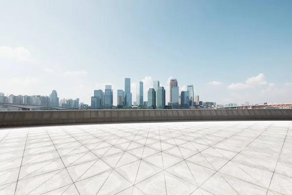 Порожня підлога з міським пейзажем Хунцин — стокове фото