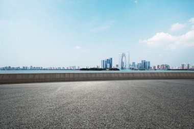 cityscape modern şehir ile boş yol