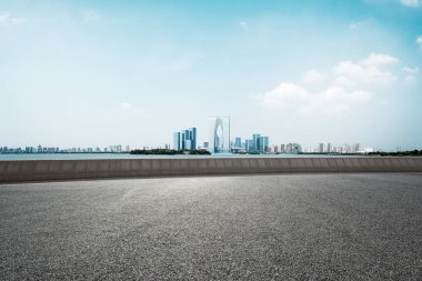 cityscape modern şehir ile boş yol