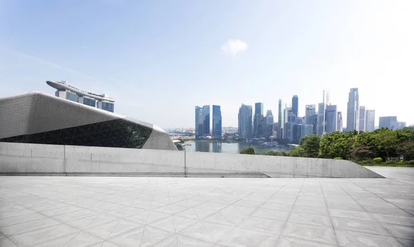 Empty floor with cityscape of modern city — Stock Photo, Image