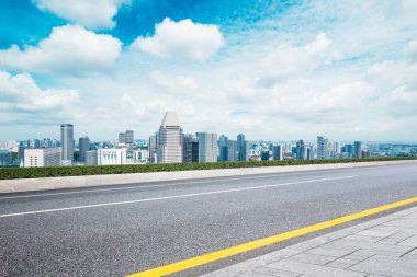 cityscape modern şehir ile boş yol