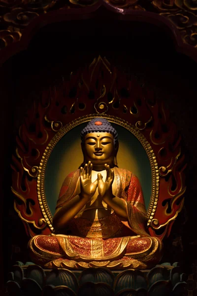 Статуи Будды в храме — стоковое фото