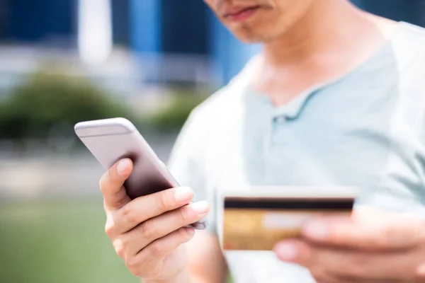 Payment with mobile phone online — Stock Photo, Image