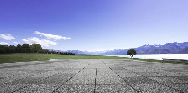 Empty floor with blue sea — Stock Photo, Image