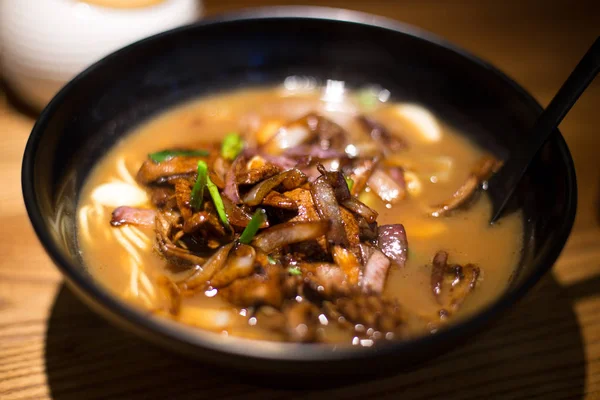 테이블에 맛 있는 중국 음식 — 스톡 사진