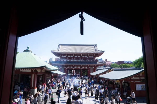 Tokió Japán 2016 Május Zsúfolt Emberek Híres Tokyo Templomban — Stock Fotó