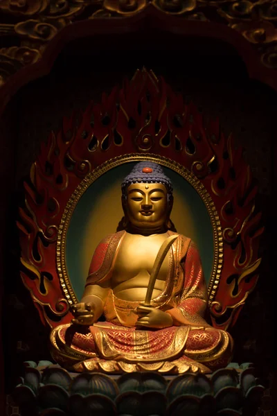Estátuas de buddha no templo — Fotografia de Stock