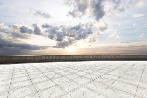 bulut gökyüzü boş tuğla yerden manzara