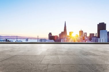 San Francisco boş tuğla yerden Cityscape gündoğumu