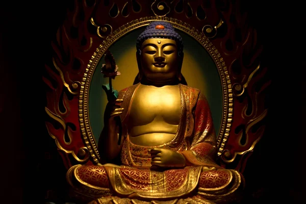 Guld Buddha Staty Templet — Stockfoto