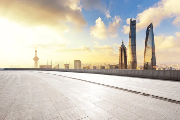 Leerer Ziegelboden Mit Stadtbild Von Shanghai — Stockfoto