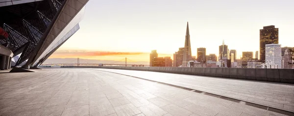 Leerer Ziegelboden Mit Stadtbild Von San Francisco Bei Sonnenaufgang — Stockfoto