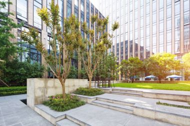 Modern şehrin merkezindeki modern binalar